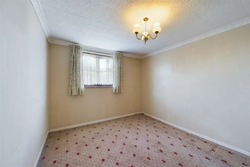 Mapleton Road, London, E4 6XW - Online Auctions