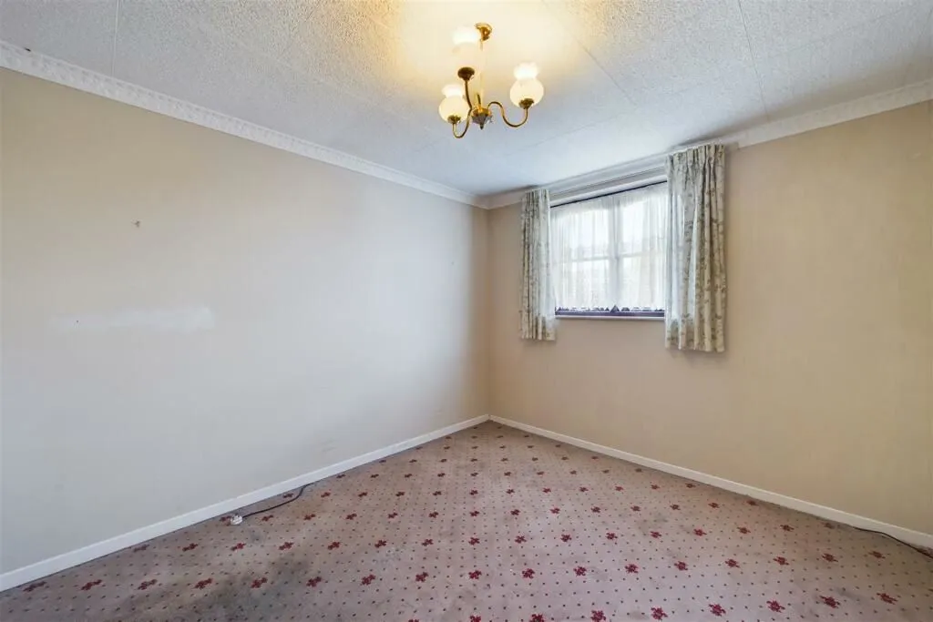Mapleton Road, London, E4 6XW - Online Auctions