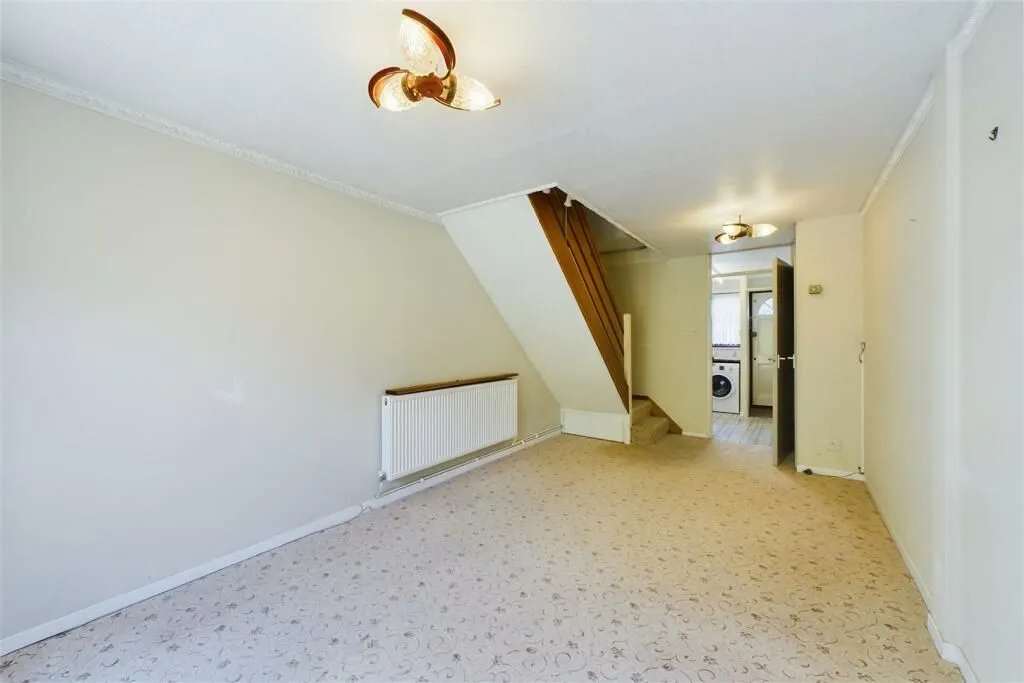 Mapleton Road, London, E4 6XW - Online Auctions