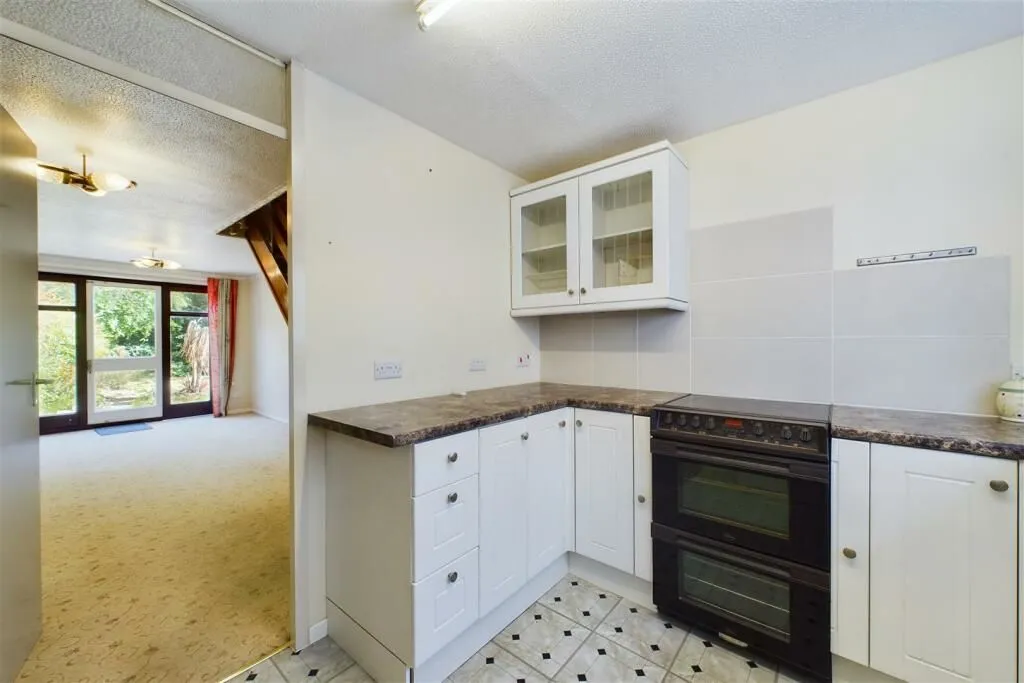 Mapleton Road, London, E4 6XW - Online Auctions