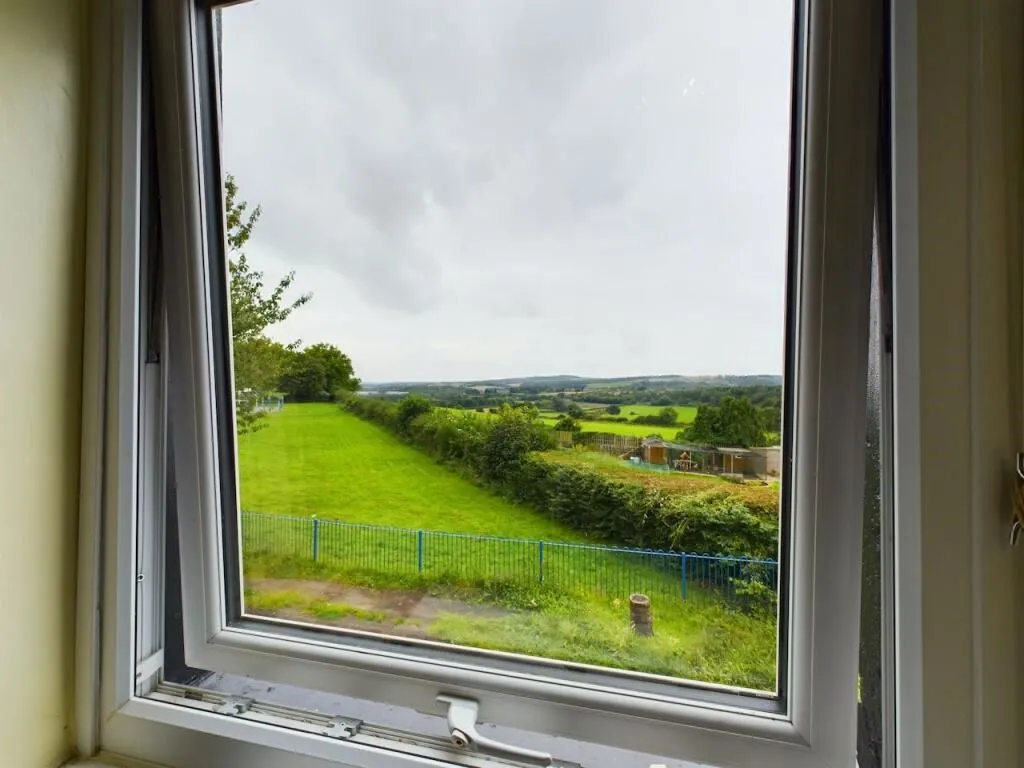 Wombwell, Barnsley, South Yorkshire, S73 0LH - Online Auctions