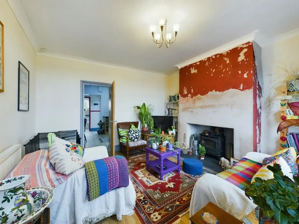 Wombwell, Barnsley, South Yorkshire, S73 0LH - Online Auctions