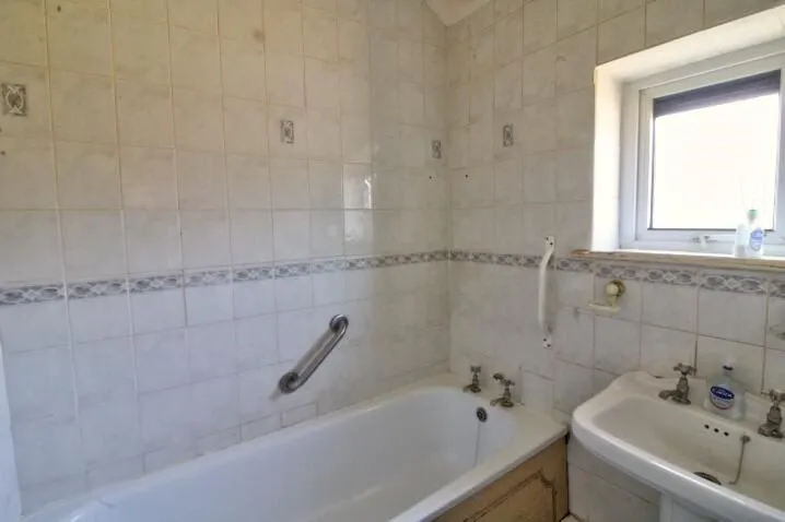 Blackburn, Lancashire, BB1 2EU - Online Properties