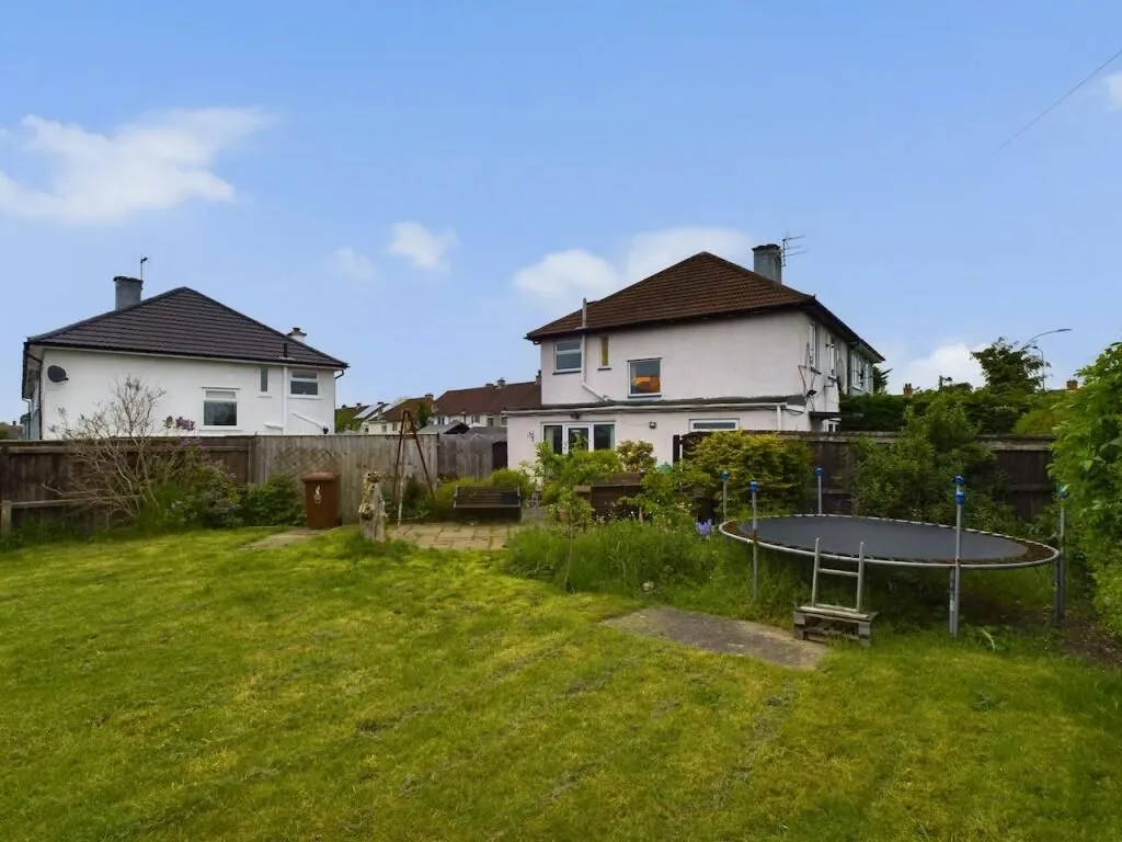 Grimsby, South Humberside, DN34 5SH - Online Auctions