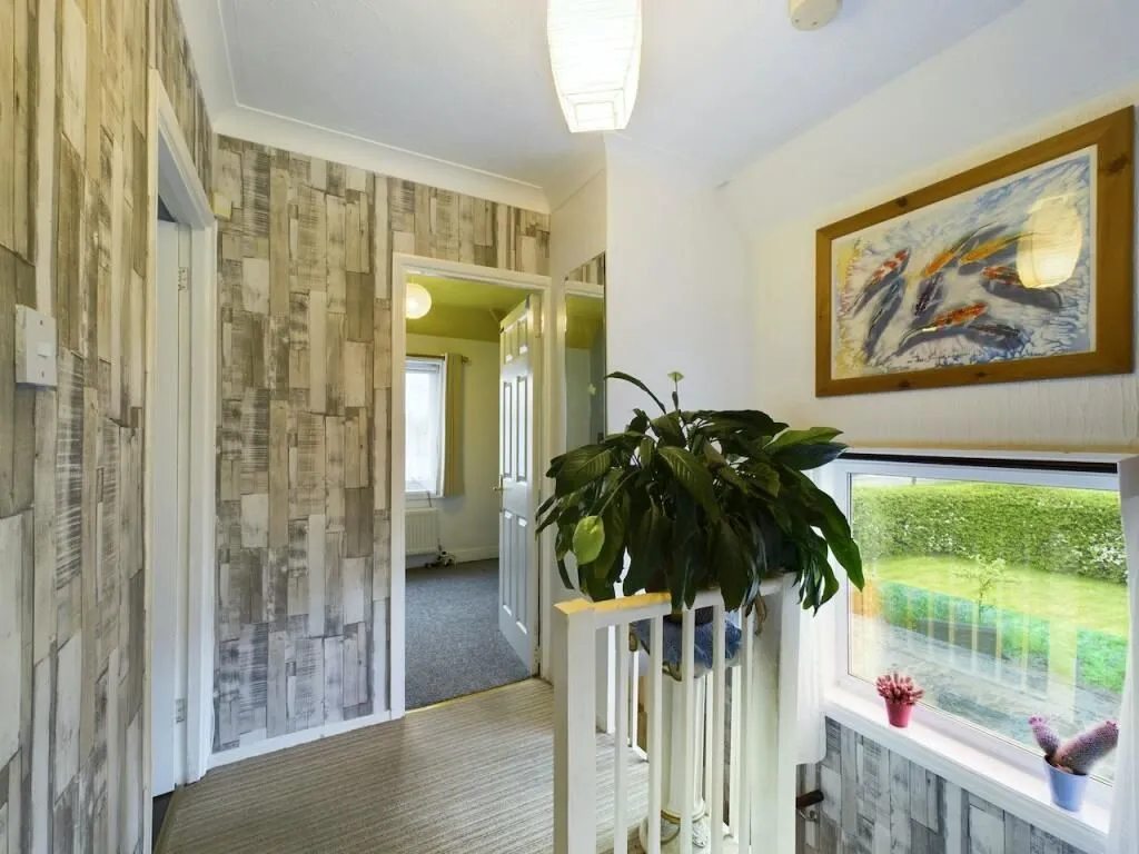 Grimsby, South Humberside, DN34 5SH - Online Auctions