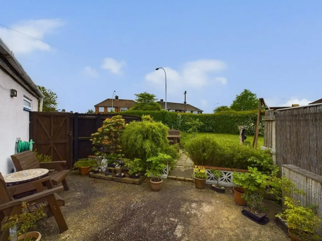 Grimsby, South Humberside, DN34 5SH - Online Auctions