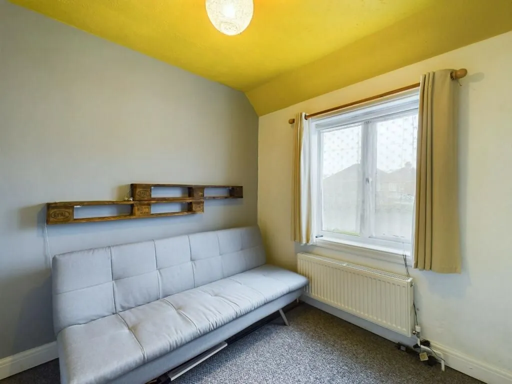 Grimsby, South Humberside, DN34 5SH - Online Auctions