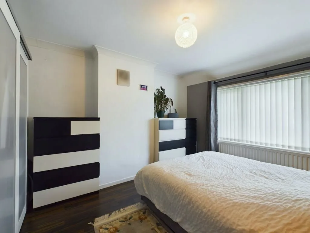 Grimsby, South Humberside, DN34 5SH - Online Auctions