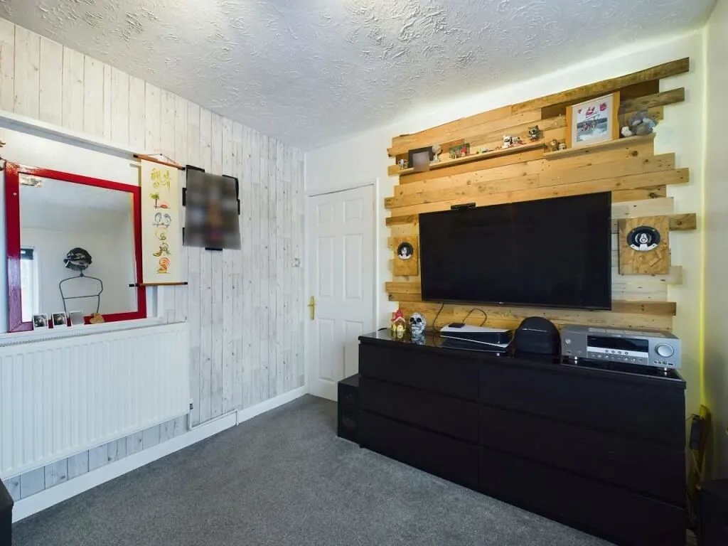 Grimsby, South Humberside, DN34 5SH - Online Auctions