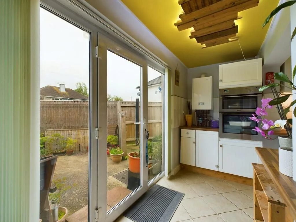 Grimsby, South Humberside, DN34 5SH - Online Auctions