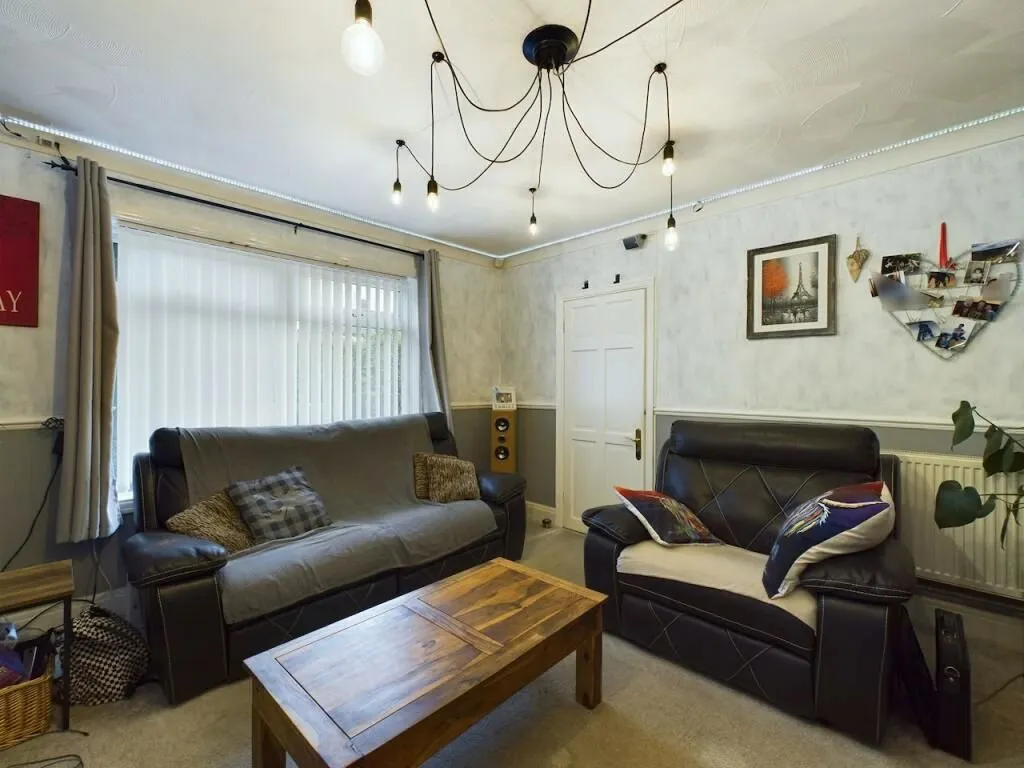 Grimsby, South Humberside, DN34 5SH - Online Auctions
