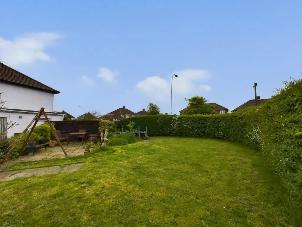 Grimsby, South Humberside, DN34 5SH - Online Auctions