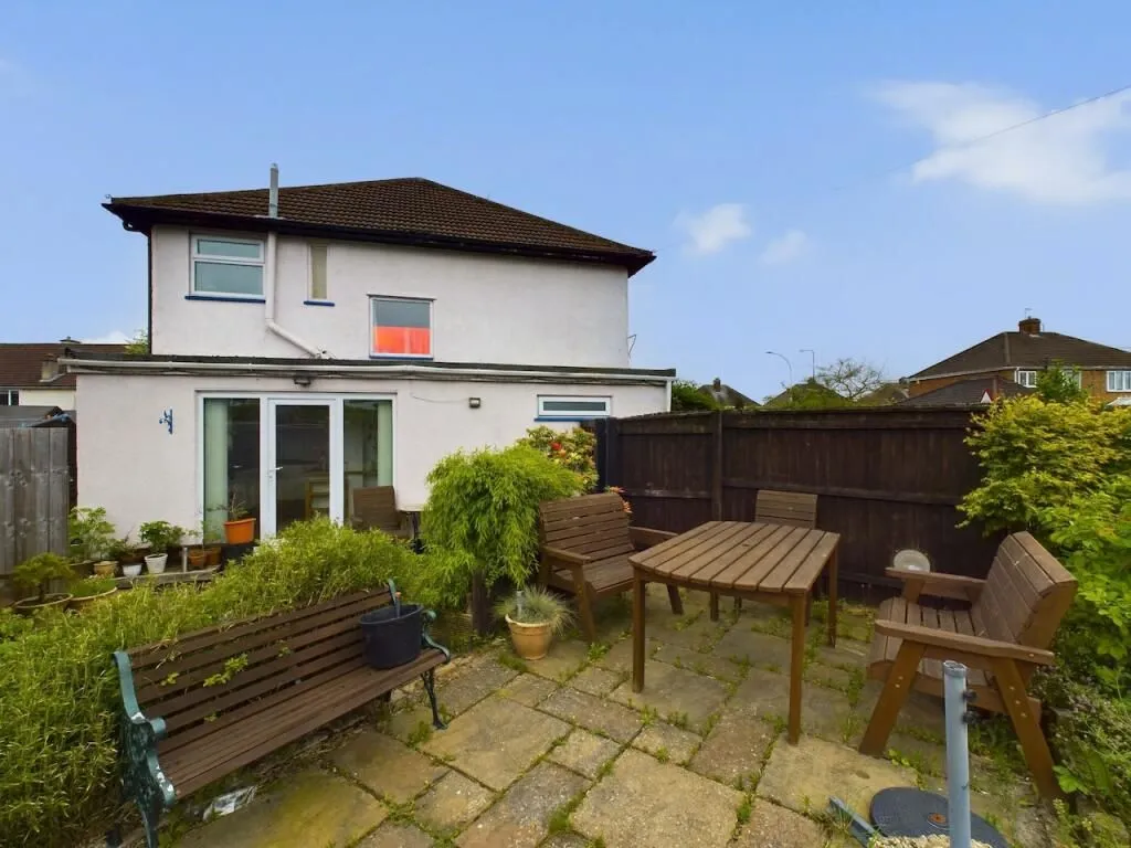 Grimsby, South Humberside, DN34 5SH - Online Auctions