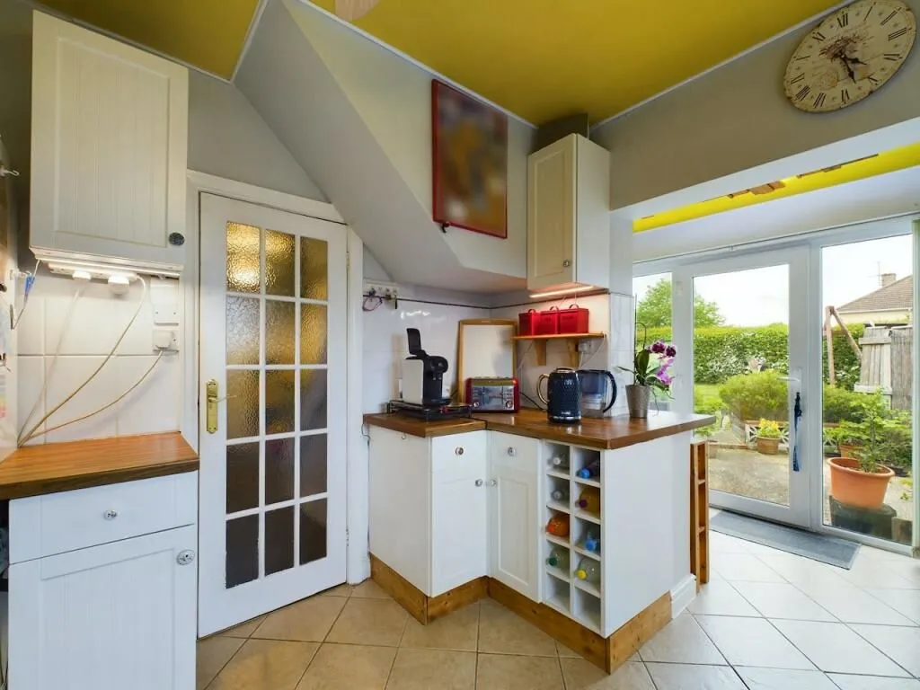Grimsby, South Humberside, DN34 5SH - Online Auctions