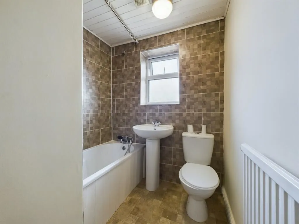 New Whittington, Chesterfield, Derbyshire, S43 2BJ - Online Auctions