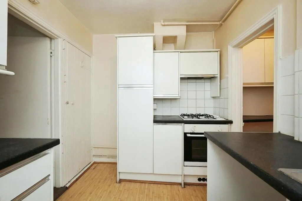 Dover, Kent, CT16 2NB - Online Auctions