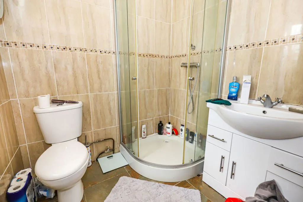 Brierley Hill, West Midlands, DY5 3NP - Online Auctions