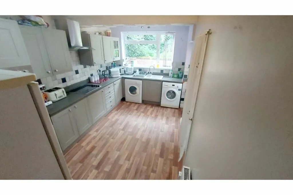Brierley Hill, West Midlands, DY5 3NP - Online Auctions