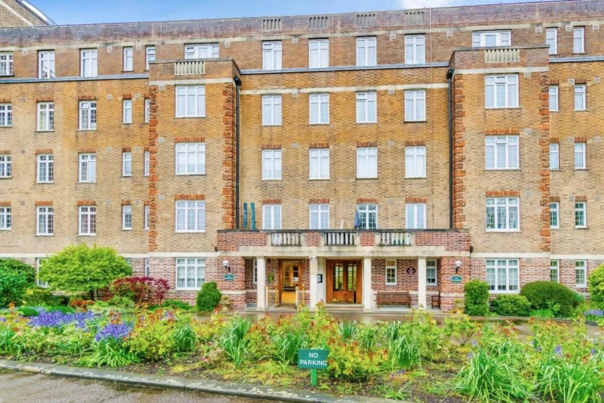 Chancellor House, Mount Ephraim, Tunbridge Wells, Kent, TN4 8BT - Online Auctions