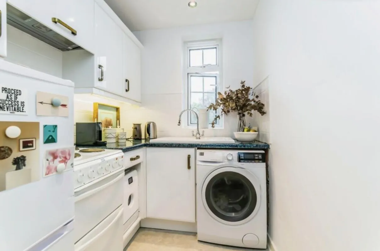 Chancellor House, Mount Ephraim, Tunbridge Wells, Kent, TN4 8BT - Online Auctions