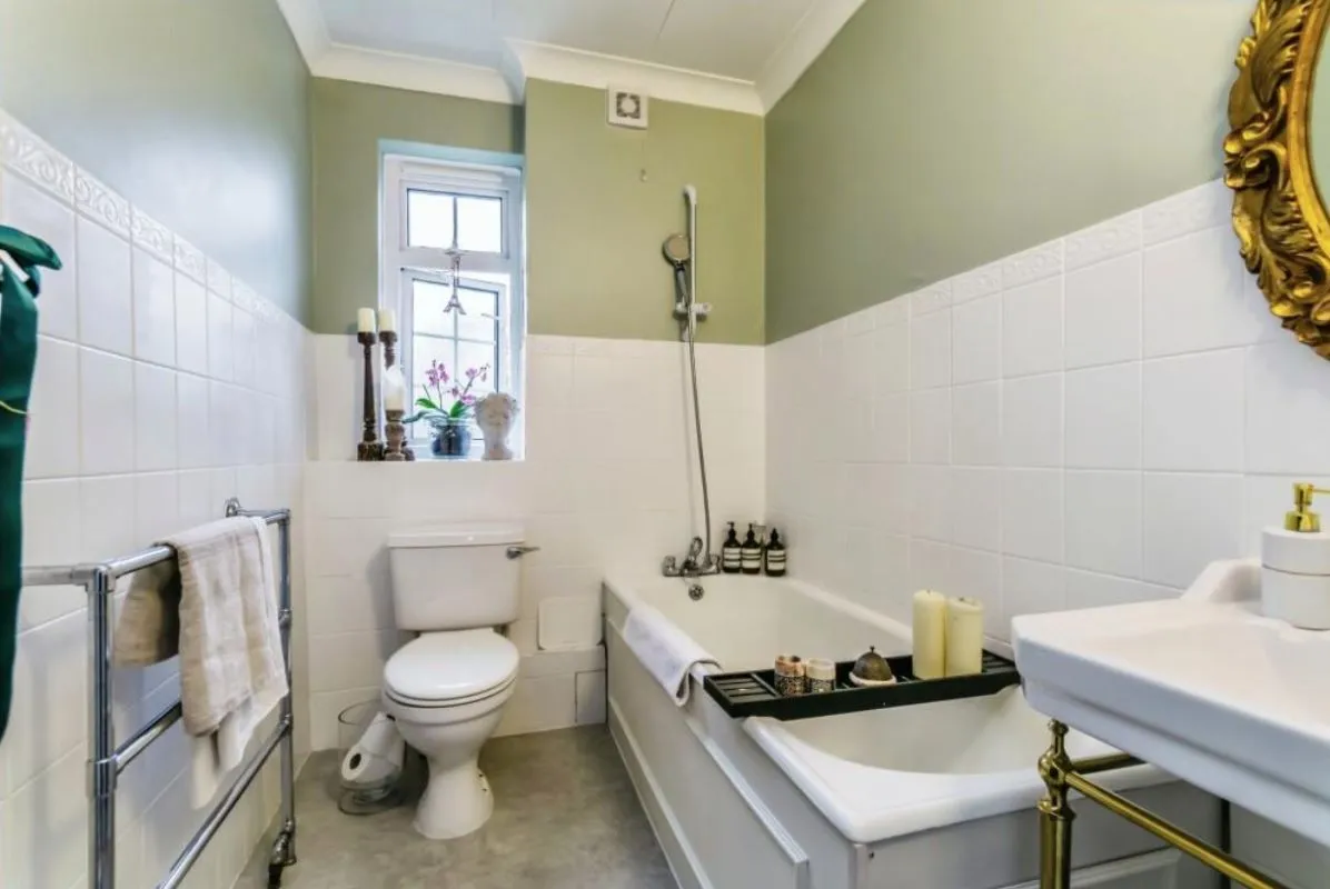 Chancellor House, Mount Ephraim, Tunbridge Wells, Kent, TN4 8BT - Online Auctions