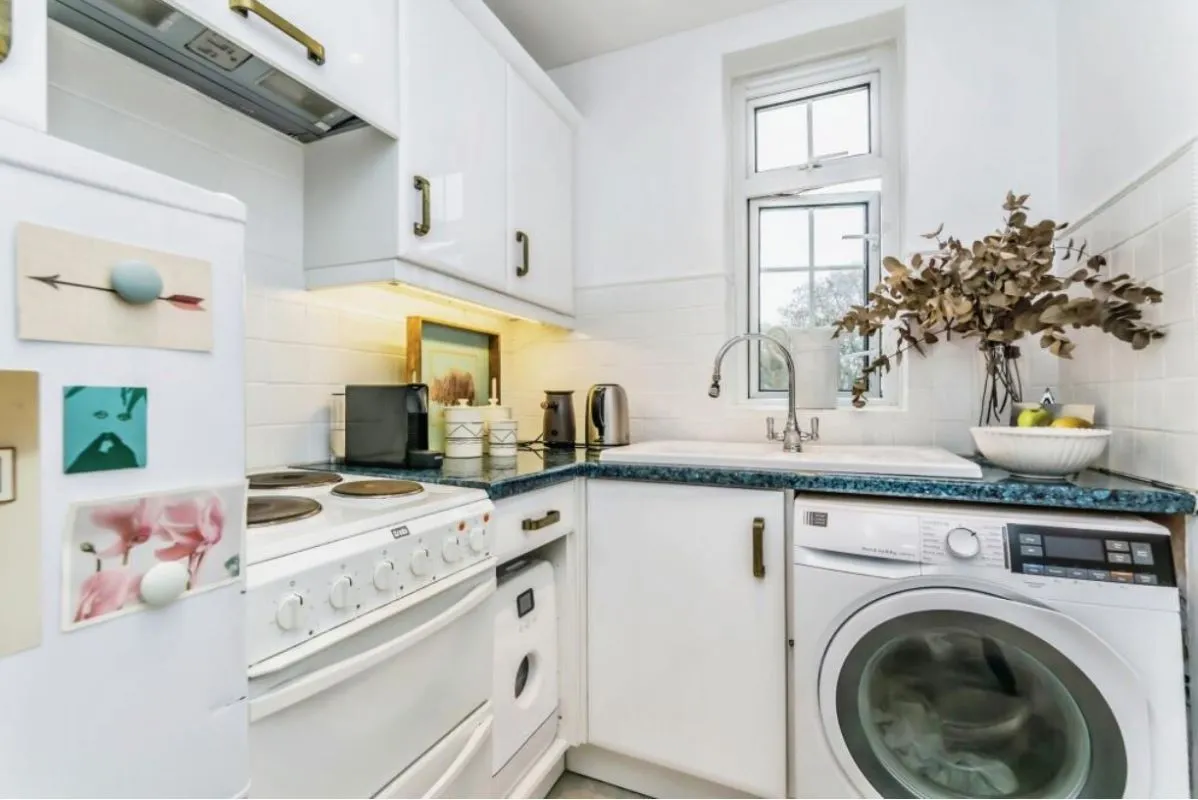 Chancellor House, Mount Ephraim, Tunbridge Wells, Kent, TN4 8BT - Online Auctions