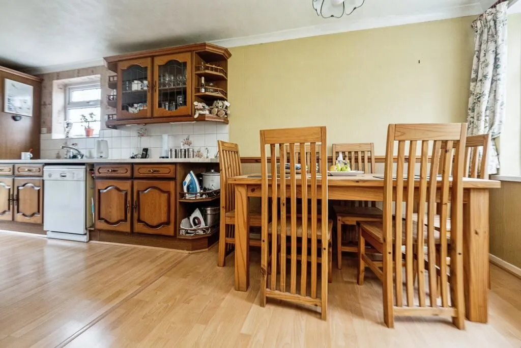 Wawne, Hull, North Humberside, HU7 5XW - Online Auctions