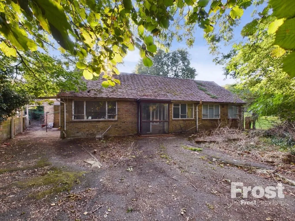 The Green, Horton Road, Horton, Slough, Berkshire, SL3 9NU - Online Auctions