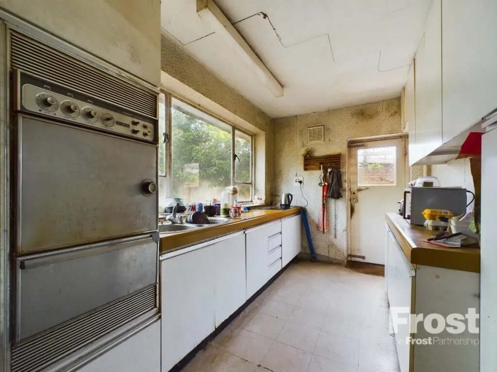 The Green, Horton Road, Horton, Slough, Berkshire, SL3 9NU - Online Auctions