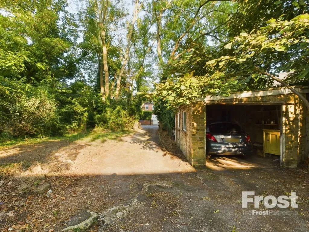 The Green, Horton Road, Horton, Slough, Berkshire, SL3 9NU - Online Auctions