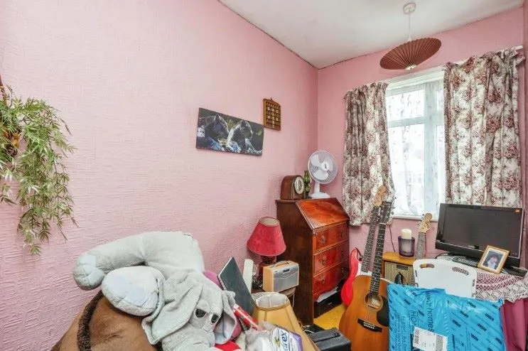 Gosport, Hampshire, PO12 4AS - Online Auctions