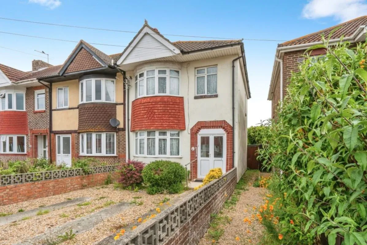 Gosport, Hampshire, PO12 4AS - Online Auctions