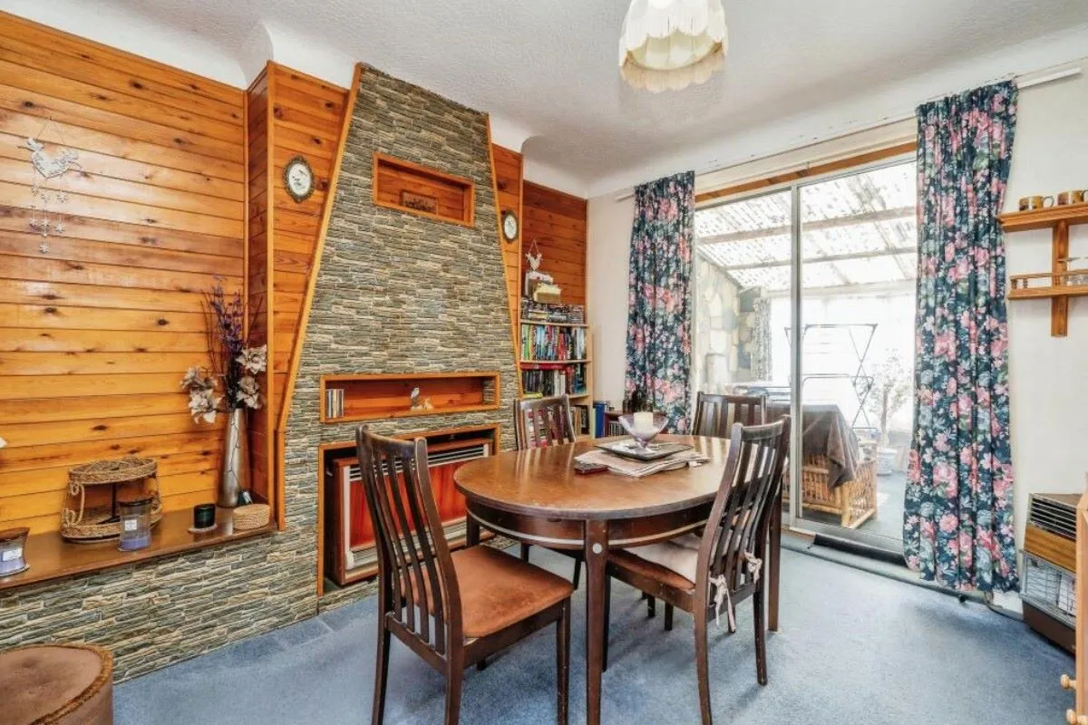 Gosport, Hampshire, PO12 4AS - Online Auctions