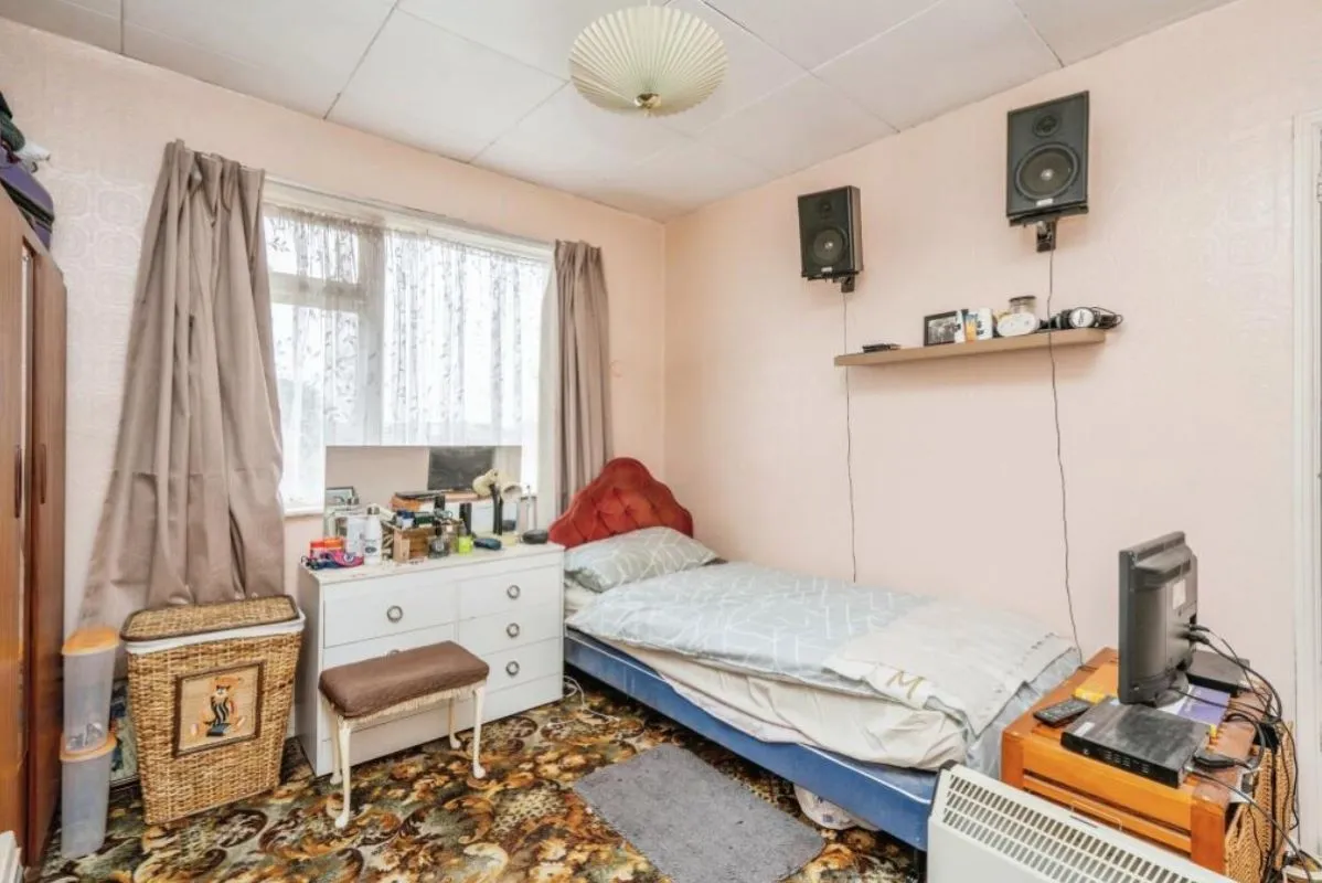 Gosport, Hampshire, PO12 4AS - Online Auctions