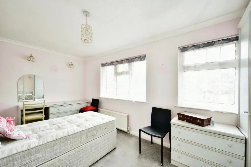 Maidstone, Kent, ME15 8UL - Online Auctions