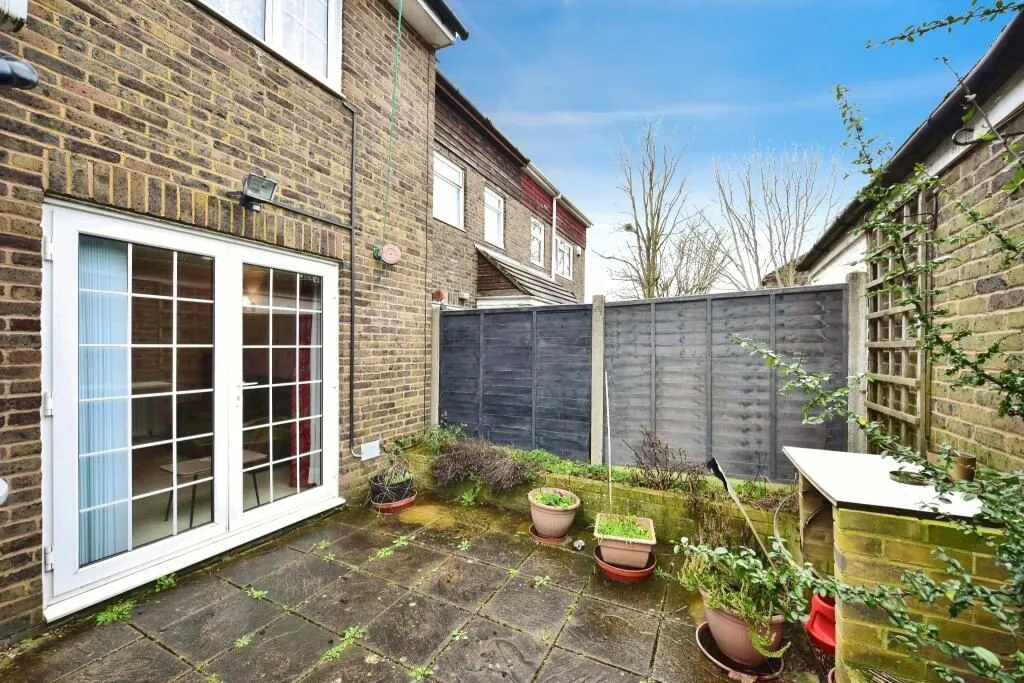 Maidstone, Kent, ME15 8UL - Online Auctions