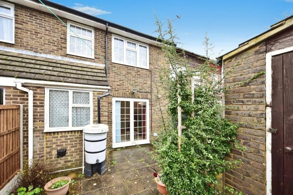 Maidstone, Kent, ME15 8UL - Online Auctions
