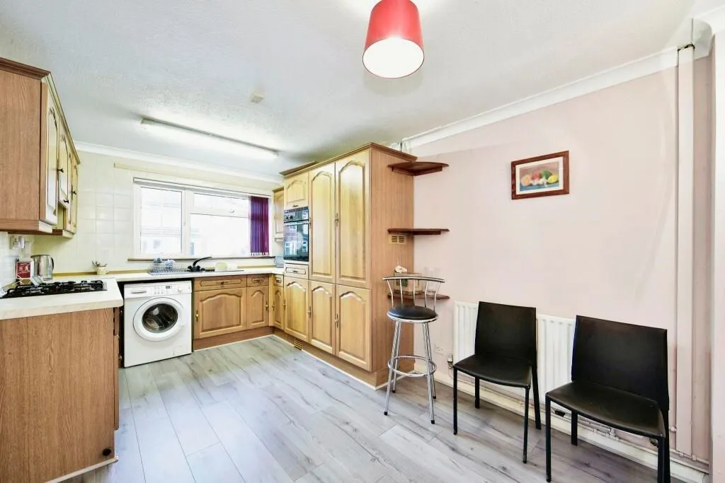Maidstone, Kent, ME15 8UL - Online Auctions