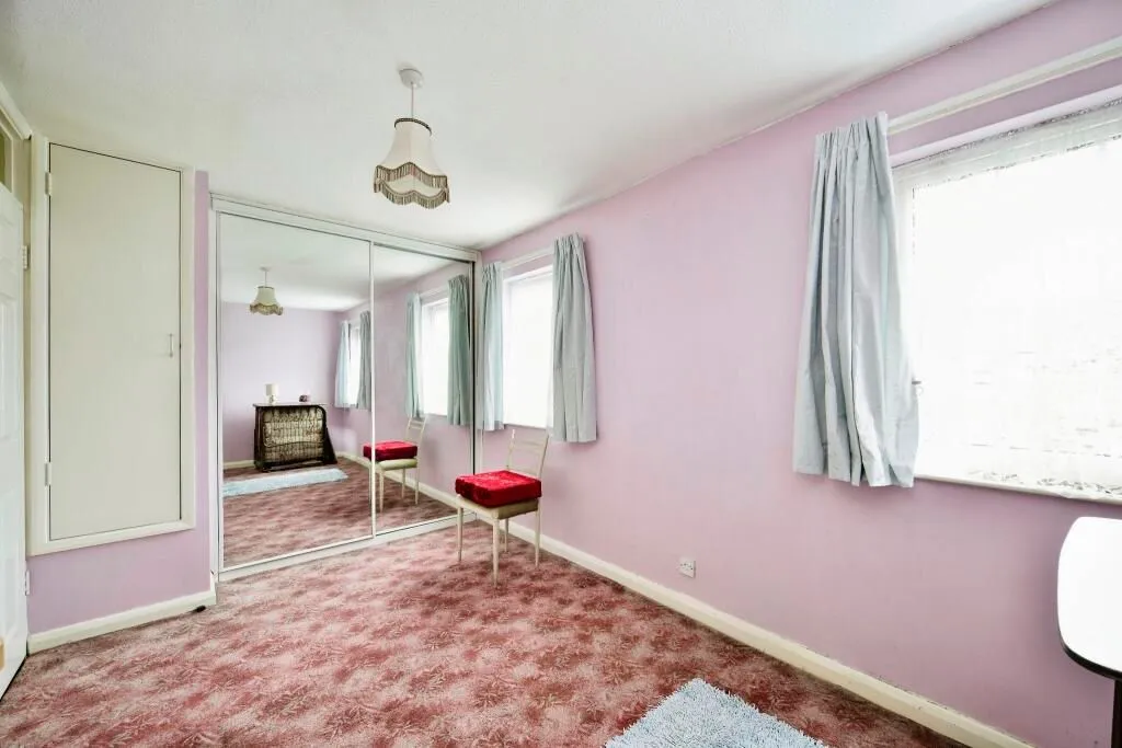 Maidstone, Kent, ME15 8UL - Online Auctions