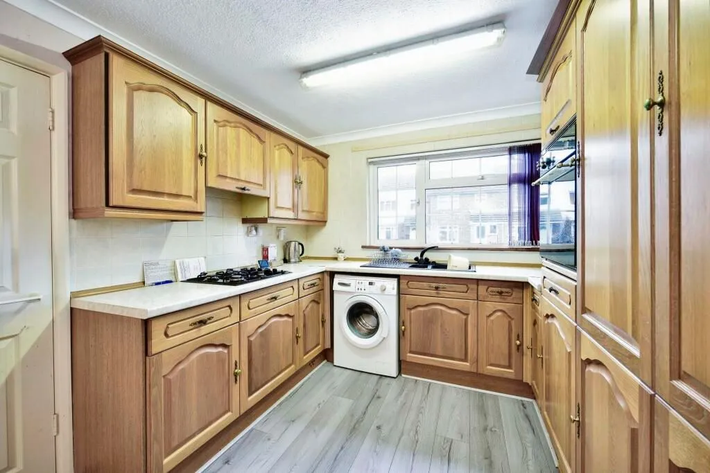 Maidstone, Kent, ME15 8UL - Online Auctions