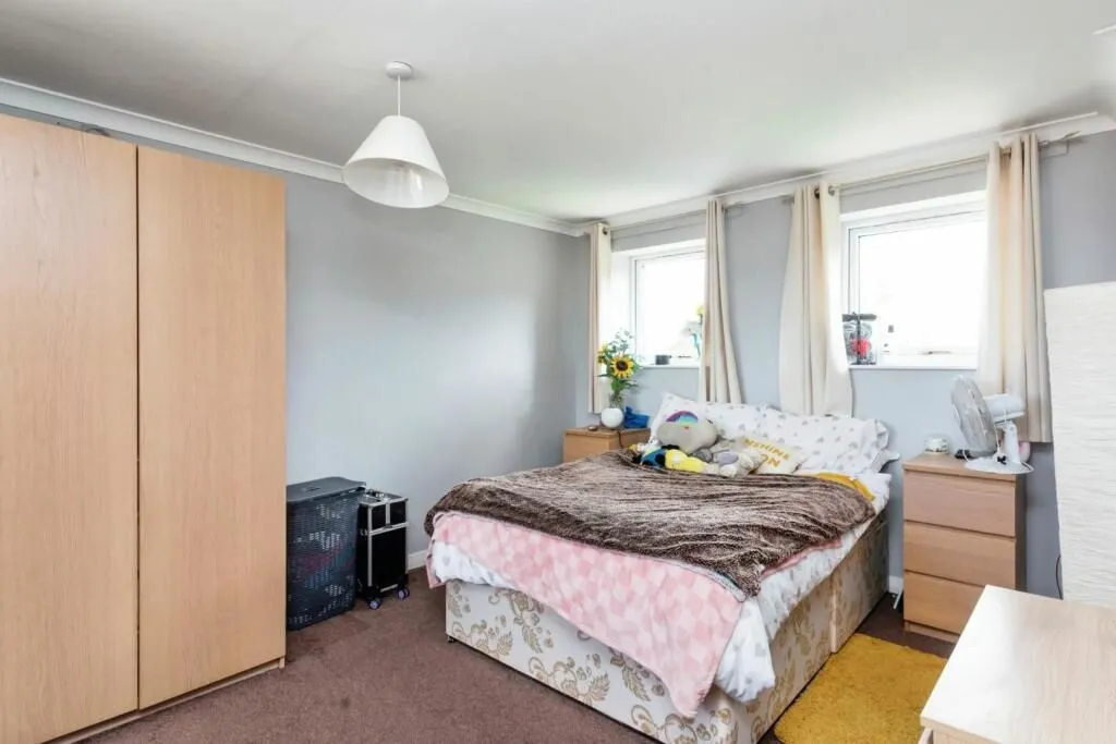 Brackley, Northamptonshire, NN13 6HS - Online Auctions