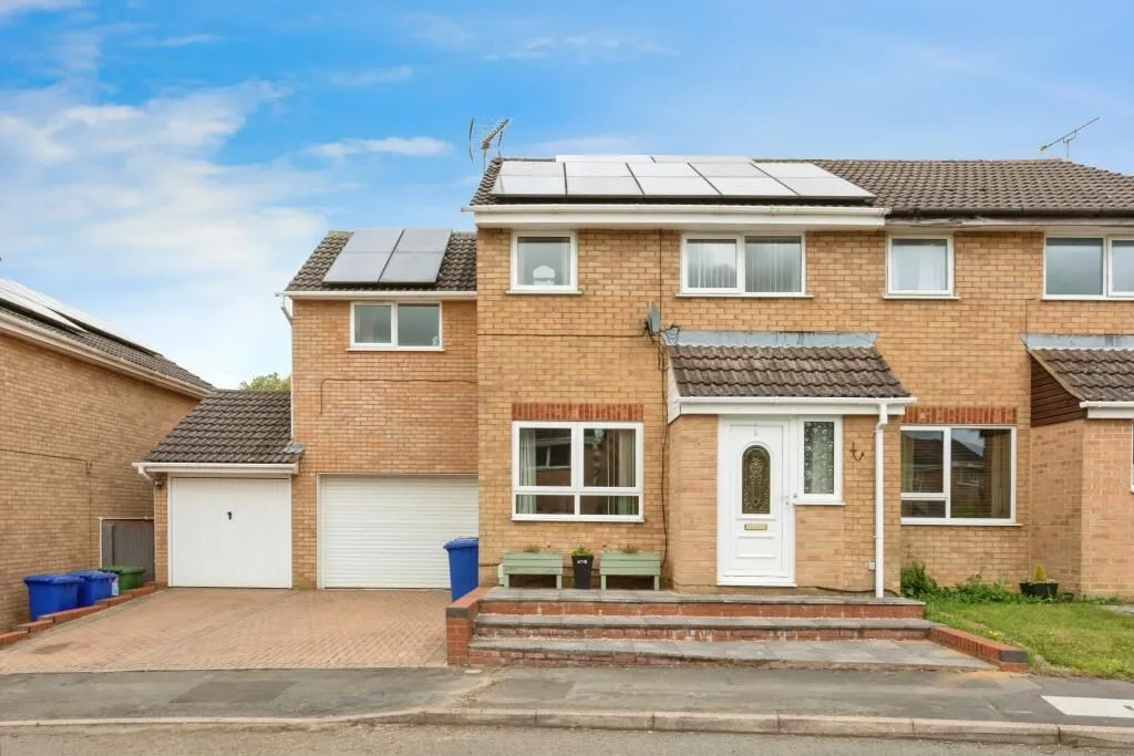 Brackley, Northamptonshire, NN13 6HS - Online Auctions