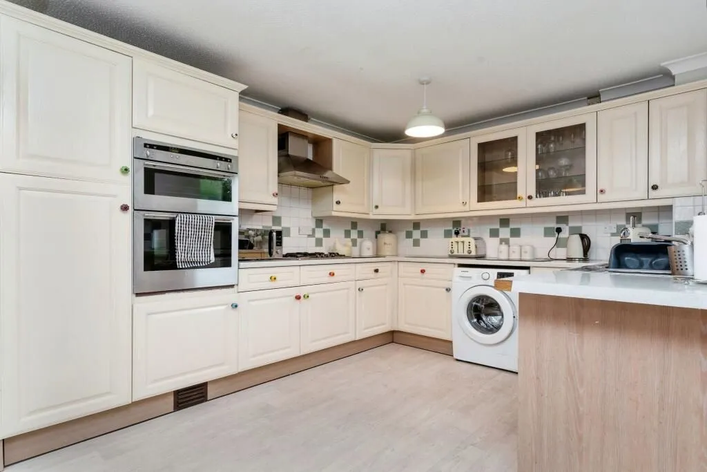 Brackley, Northamptonshire, NN13 6HS - Online Auctions