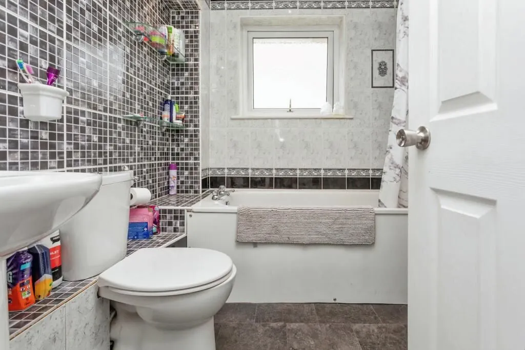 Brackley, Northamptonshire, NN13 6HS - Online Auctions