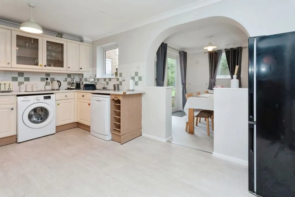 Brackley, Northamptonshire, NN13 6HS - Online Auctions