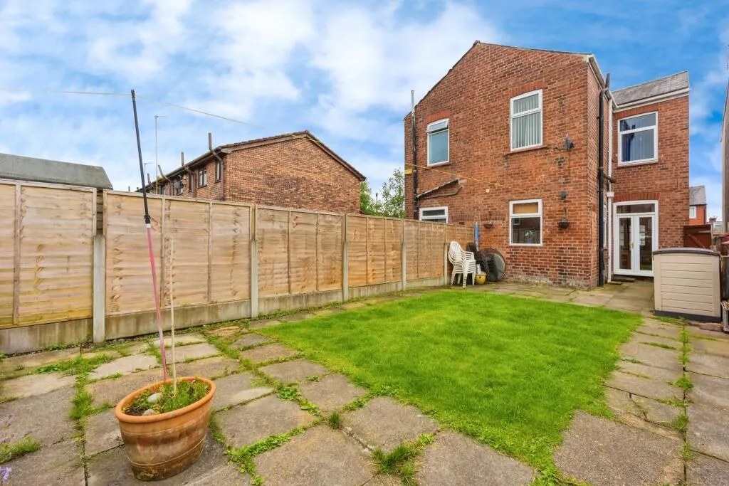 Stockport, Cheshire, SK1 4AX - Online Auctions