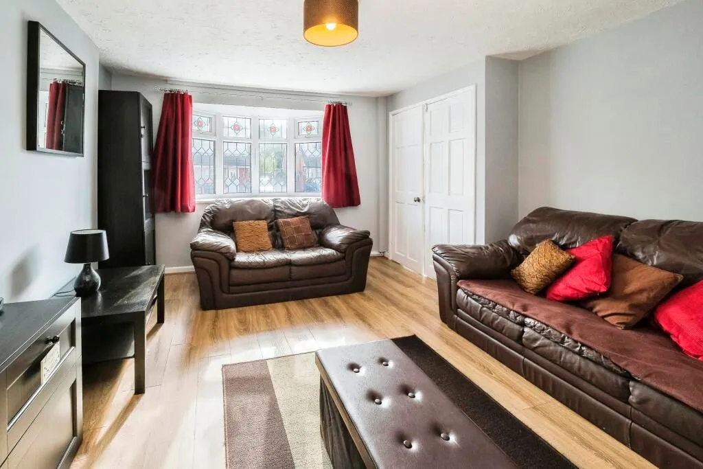 Bromborough, Wirral, Merseyside, CH62 7DF - Online Auctions