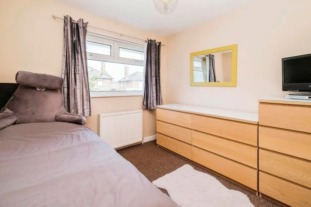 Bromborough, Wirral, Merseyside, CH62 7DF - Online Auctions