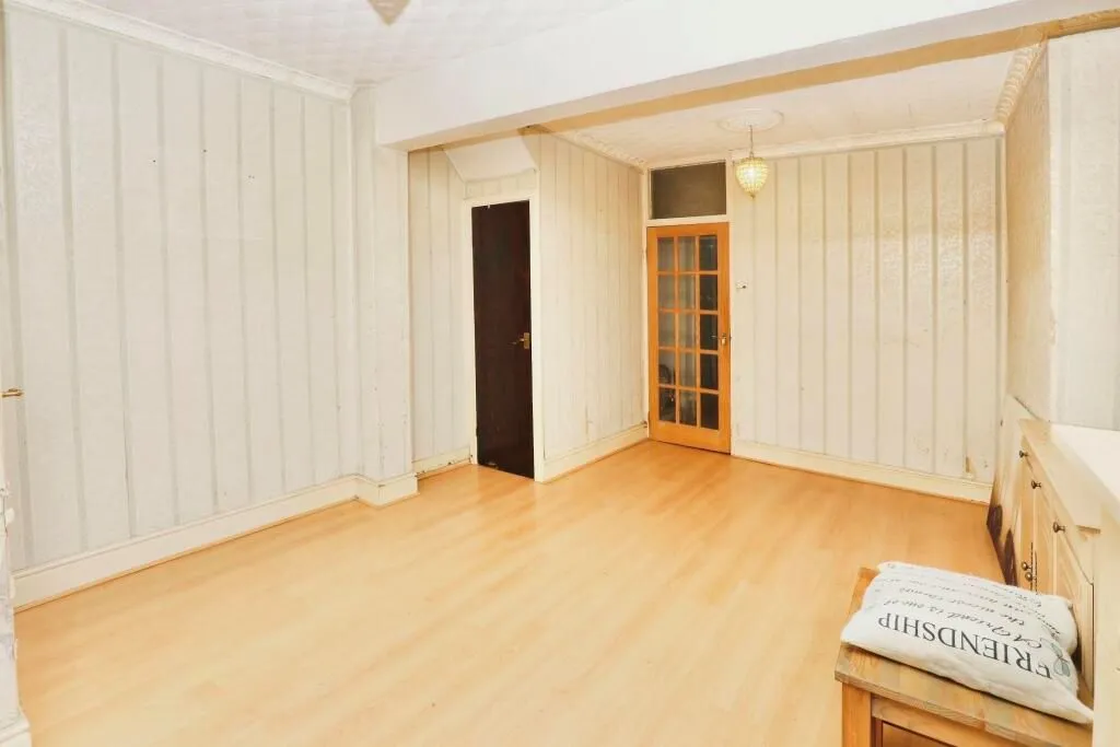 Liverpool, Merseyside, L15 4NE - Online Auctions