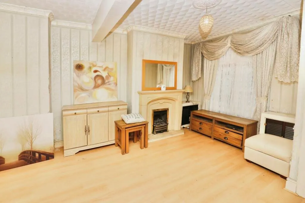 Liverpool, Merseyside, L15 4NE - Online Auctions
